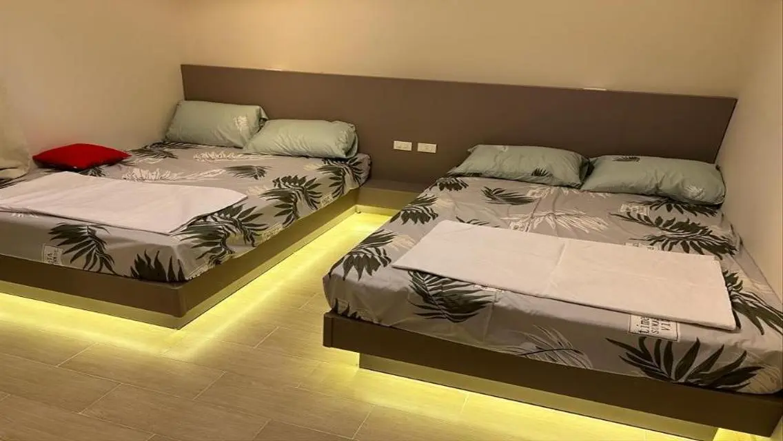 Senior chalet furnished with garden at Azha