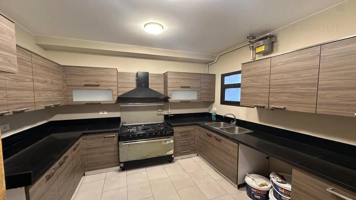 For rent ground floor apartment with garden