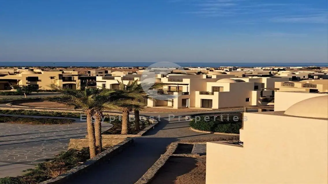شاليه بإطلالة علي البحر بدون مقدم وتقسيط علي 6سنين