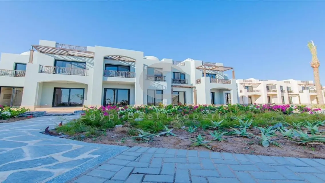 3 Bedroom Duplex 1st Row Lagoon in Makadi Heights