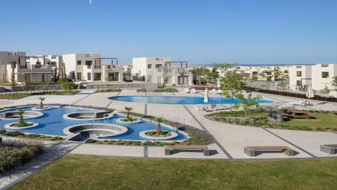 3 Bedroom Duplex 1st Row Lagoon in Makadi Heights