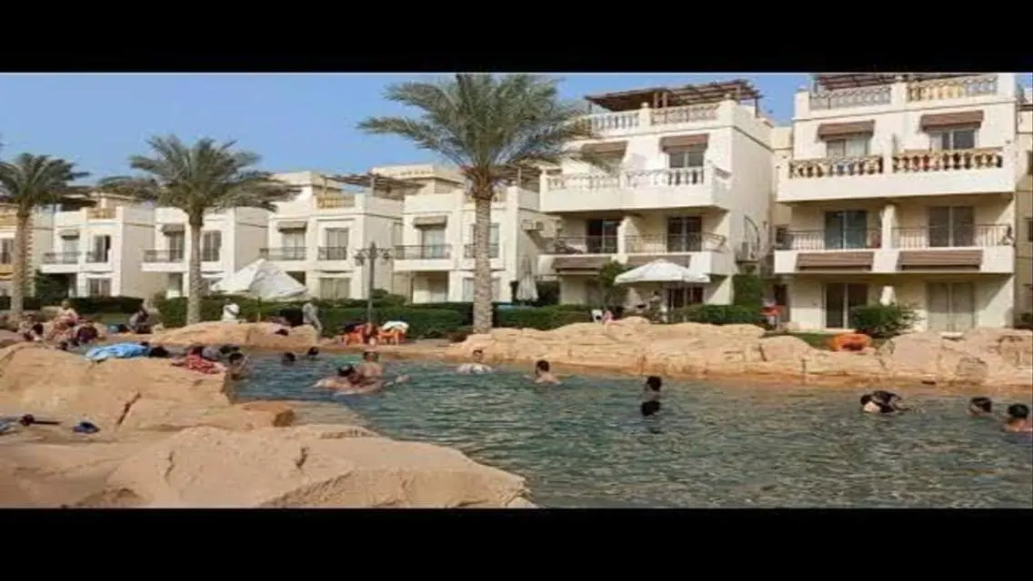 شاليه للبيع بقريه بلاجيو العين السخنه بسعرمميز جدا