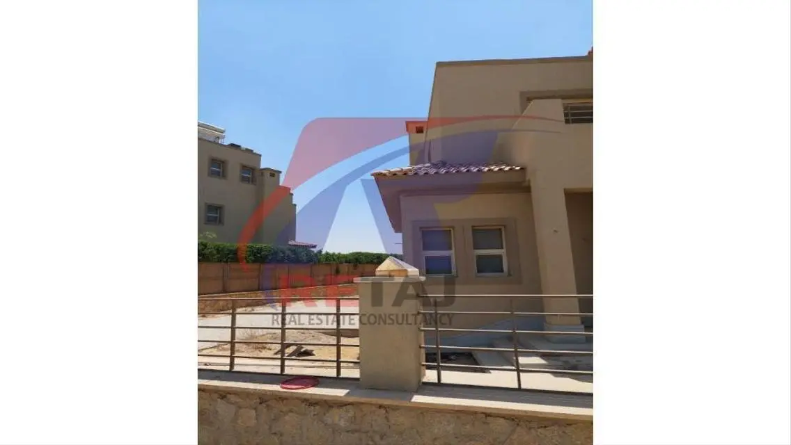 فيلا للبيع بكمبوند بالم هيلز قطاميه التجمع الخامس.