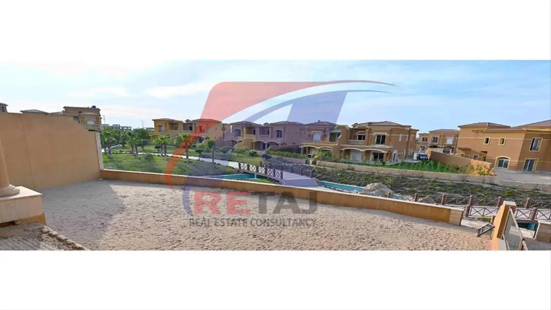 للبيع تاون هاوس بكمبوند ديار بالجولدن سكوير      .