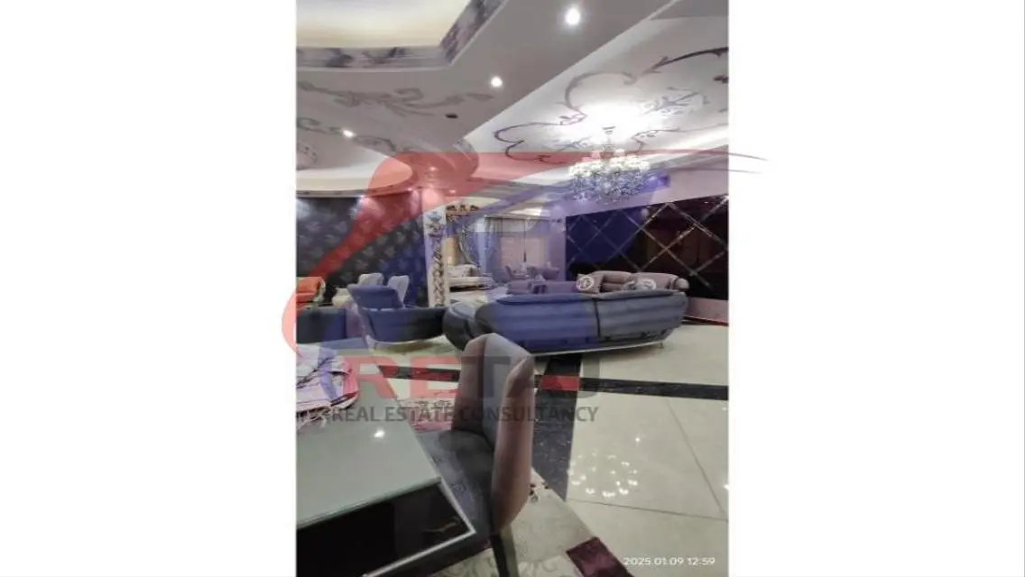 فيلا  للبيع بالحي الثاني التجمع الخامس
