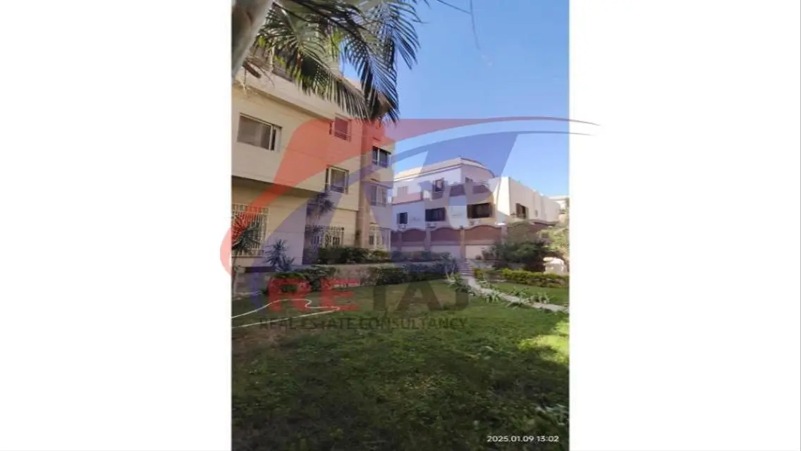 فيلا  للبيع بالحي الثاني التجمع الخامس