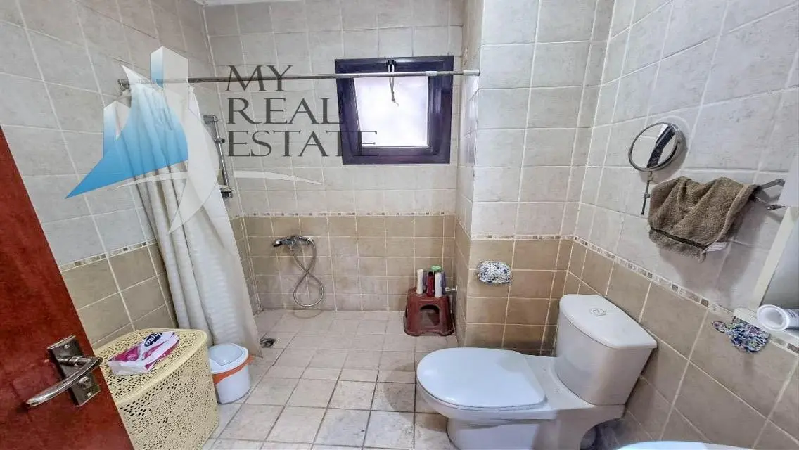 Spacious 2 beds/ 2 bath for sale in El Kawther