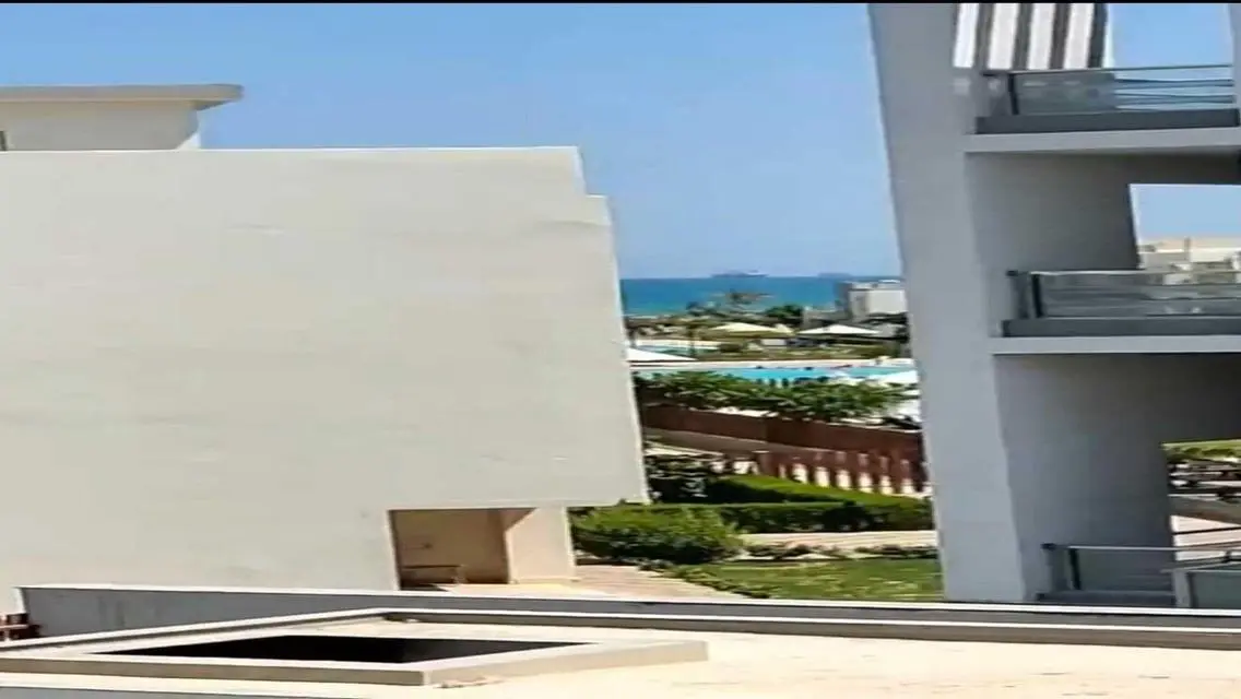 بنتهاوس للبيع في قرية اروما العين السخنه