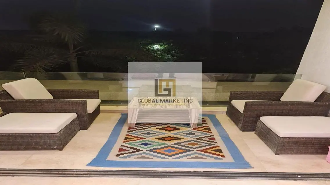 شقة مفروشة بالكامل موقع مميز جدا و اطلالة فيو رائع