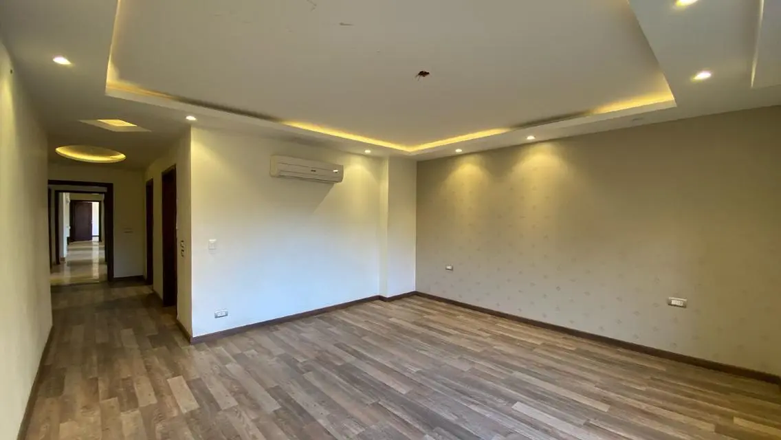 For rent with kitchen and air conditioners i