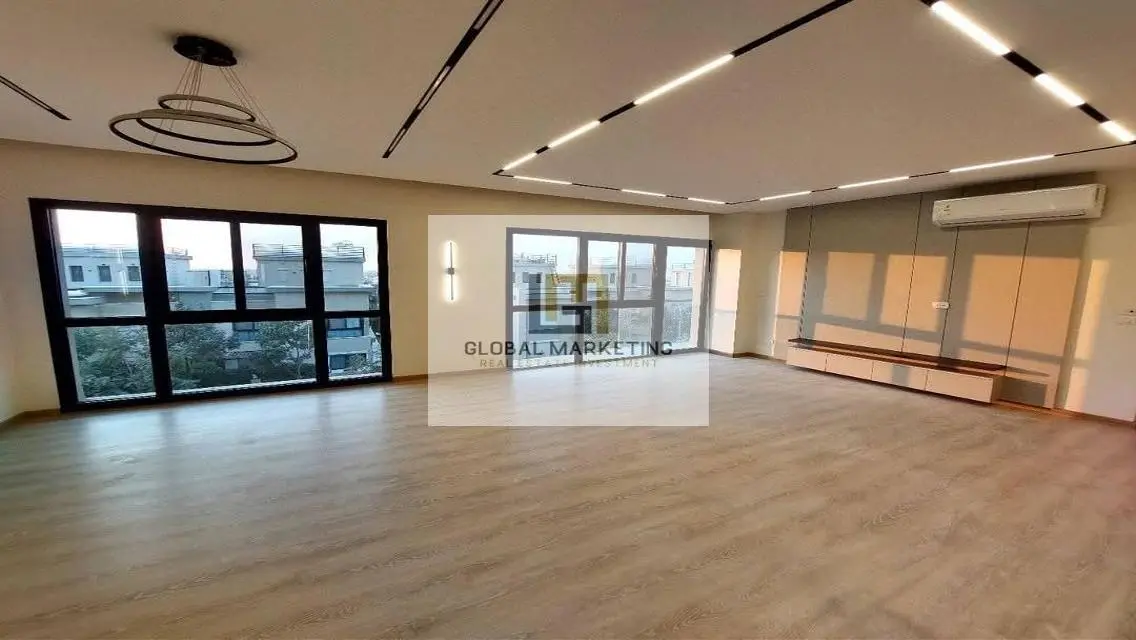 Ultra super deluxe finished apartment in Eastown