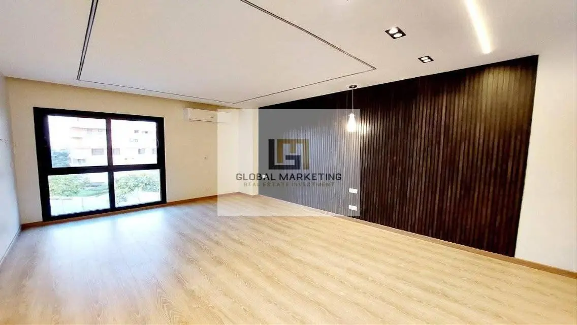Ultra super deluxe finished apartment in Eastown