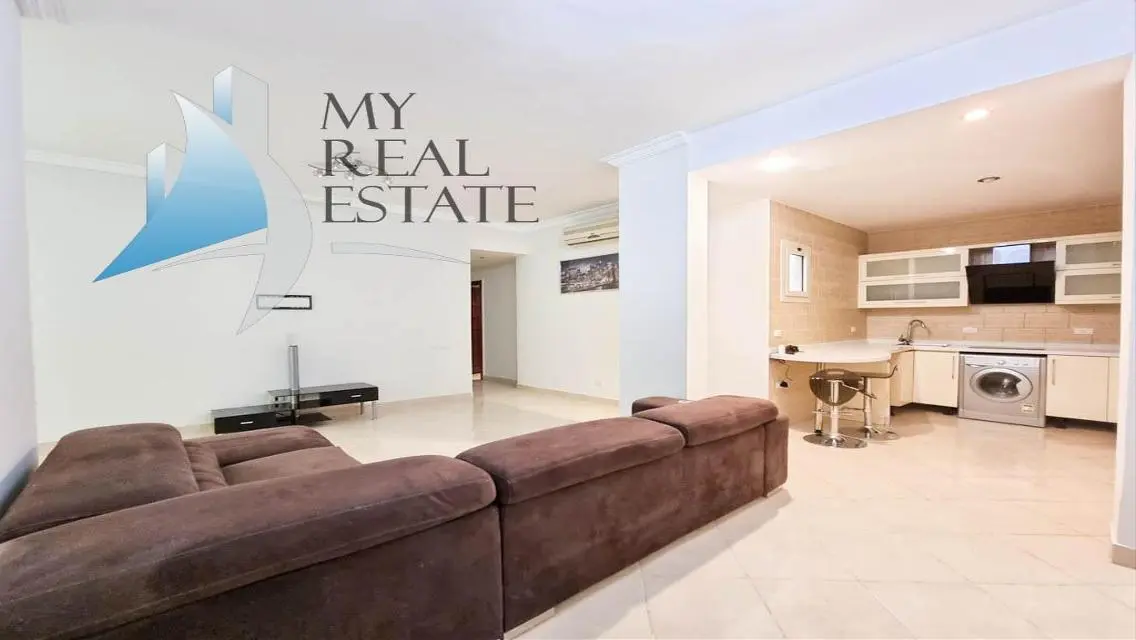 2 beds in the center with free beach access