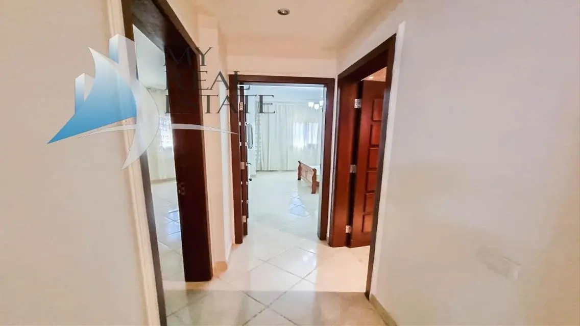 2 beds in the center with free beach access