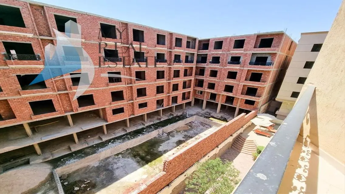 2 beds in the center with free beach access