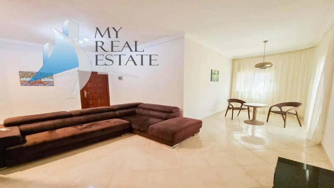 2 beds in the center with free beach access