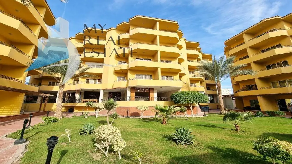 Pool view furnished 1 bed in British Resort