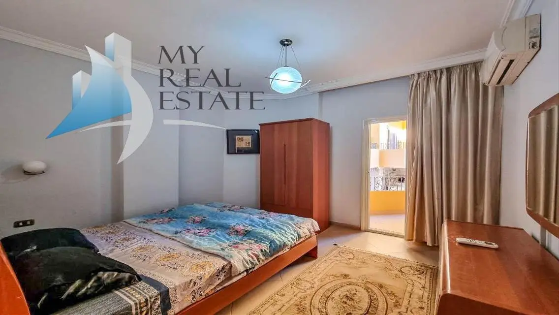 Pool view furnished 1 bed in British Resort