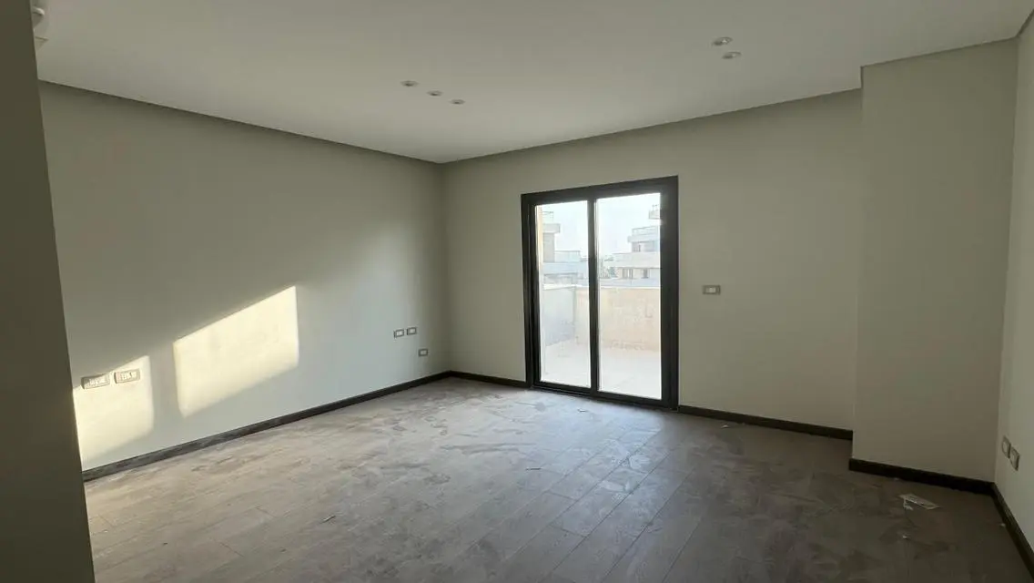 شقه مطبخ و تكيفات للأيجار في كمبوند سوديك فيليت