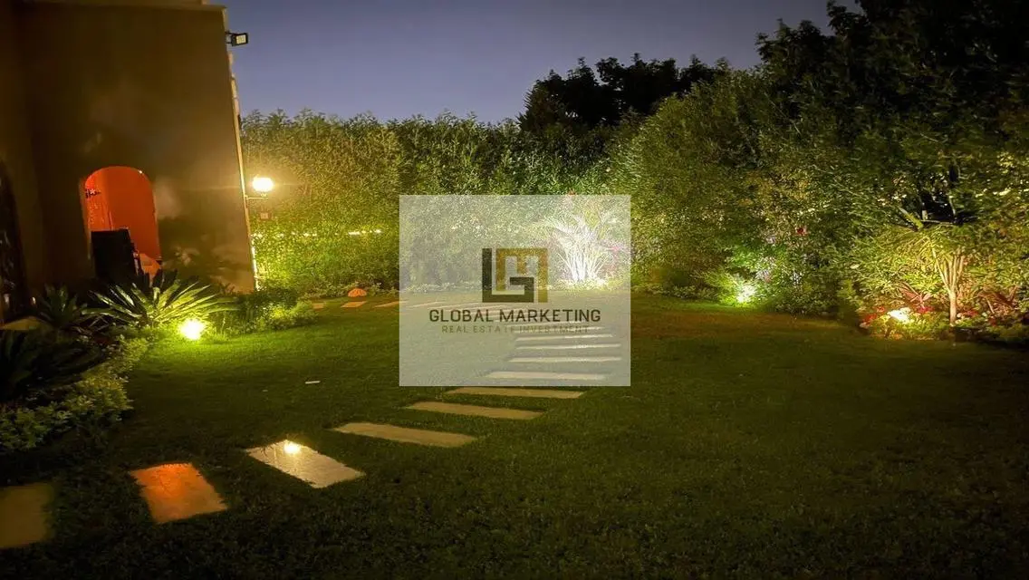 Furnished townhouse in a prime location - garden