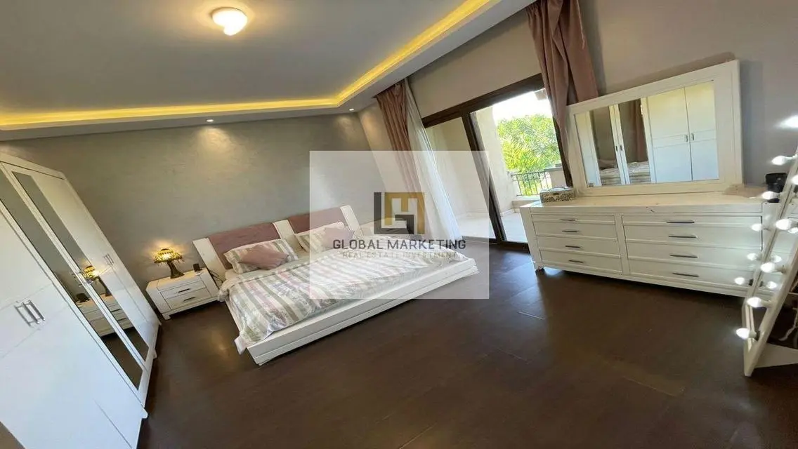 Furnished townhouse in a prime location - garden