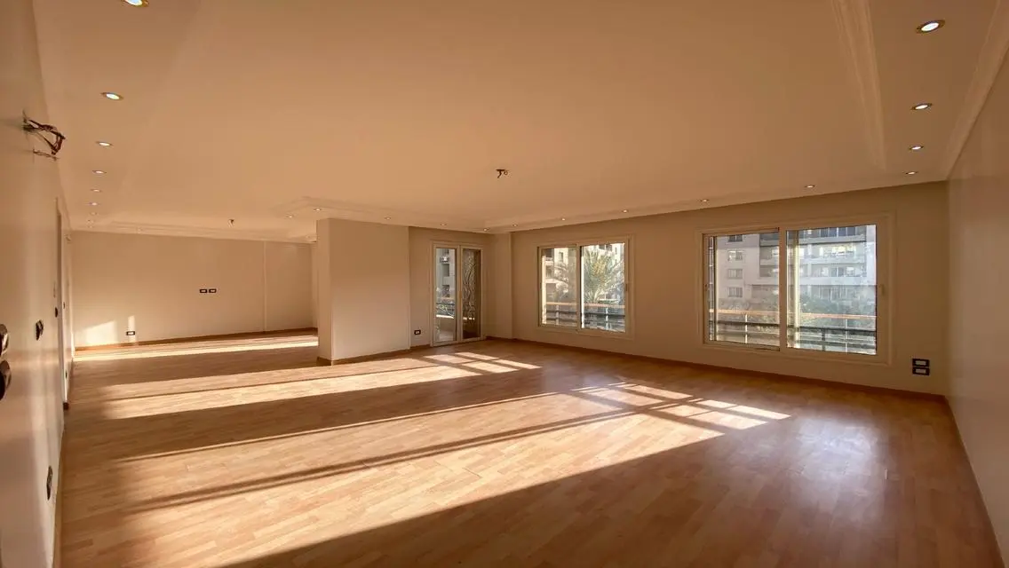 Apartment for rent in Compound The Square