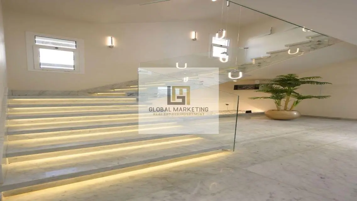 Modern furnished villa with pool for rent in Hyde