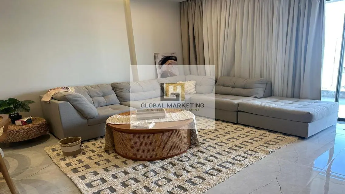 شقه فندقيه الترا مودرن للايجار بكمبوند ليك فيو