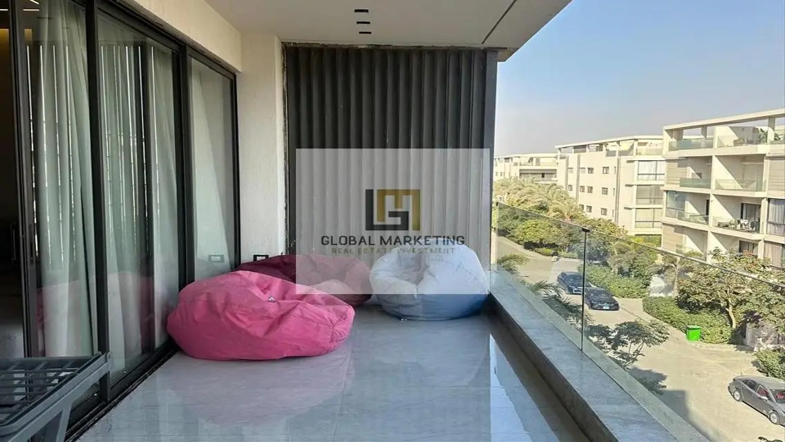 شقه فندقيه الترا مودرن للايجار بكمبوند ليك فيو