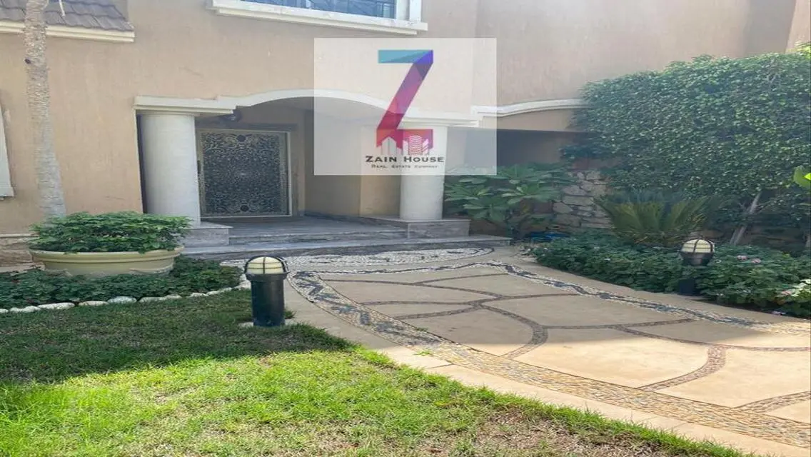 - For sale, a distinctive villa in the Fifth Settl