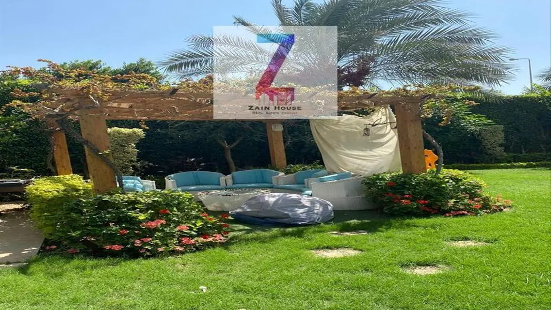 - For sale, a distinctive villa in the Fifth Settl