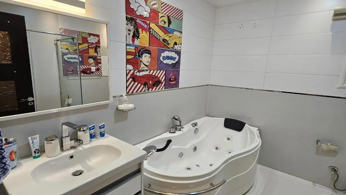 Villa with swimming pool first row golf 