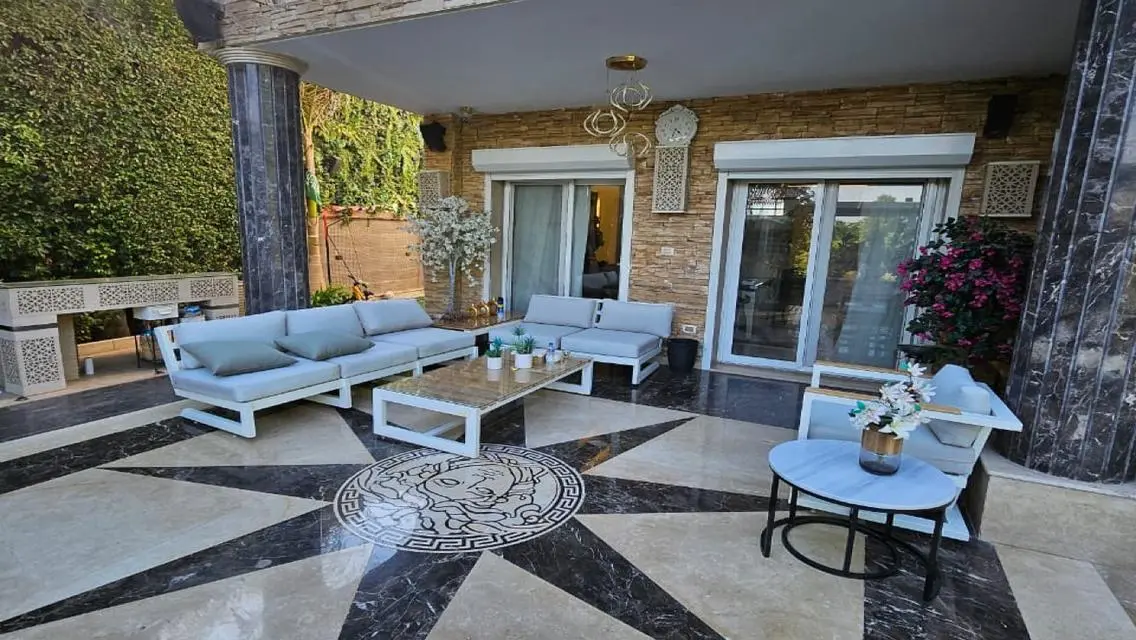 Villa with swimming pool first row golf 