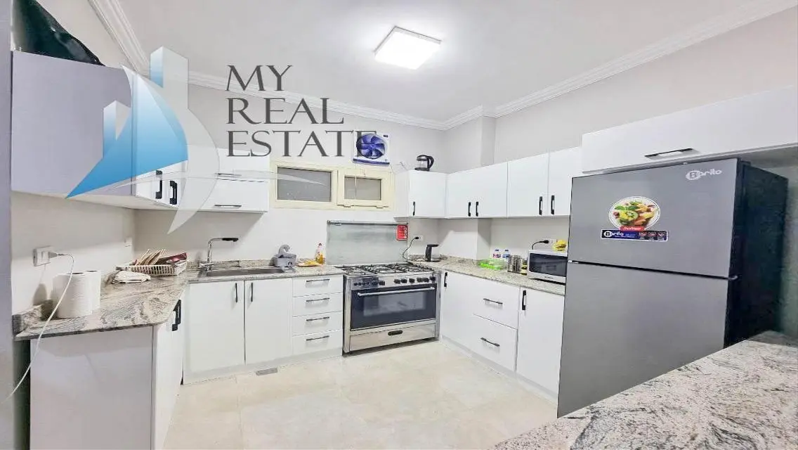 Apartment with direct access to the pool