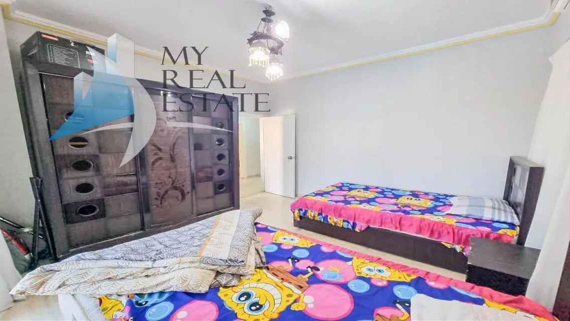 Apartment with direct access to the pool