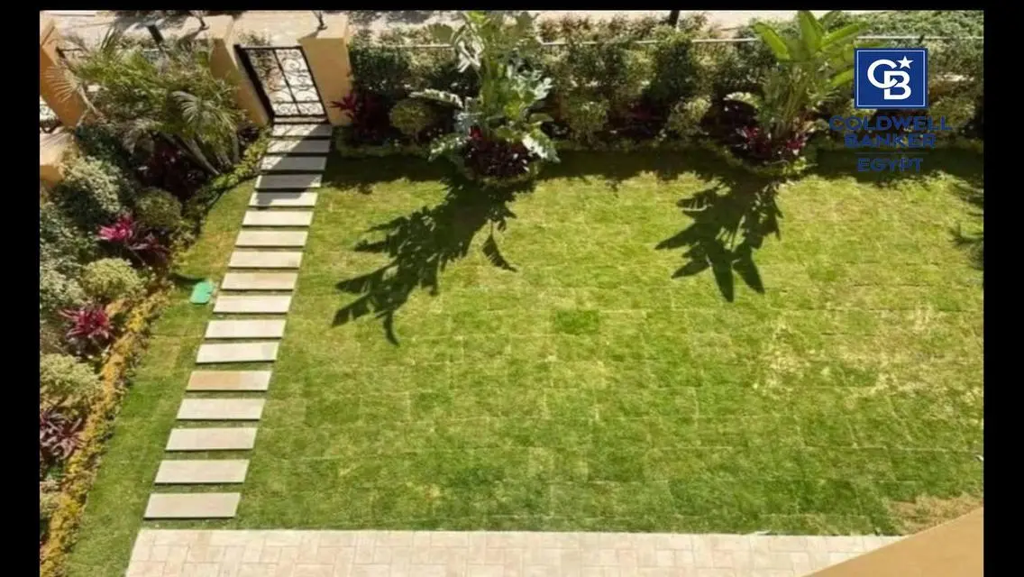 Townhouse with roof for sale | next to MV Aliva