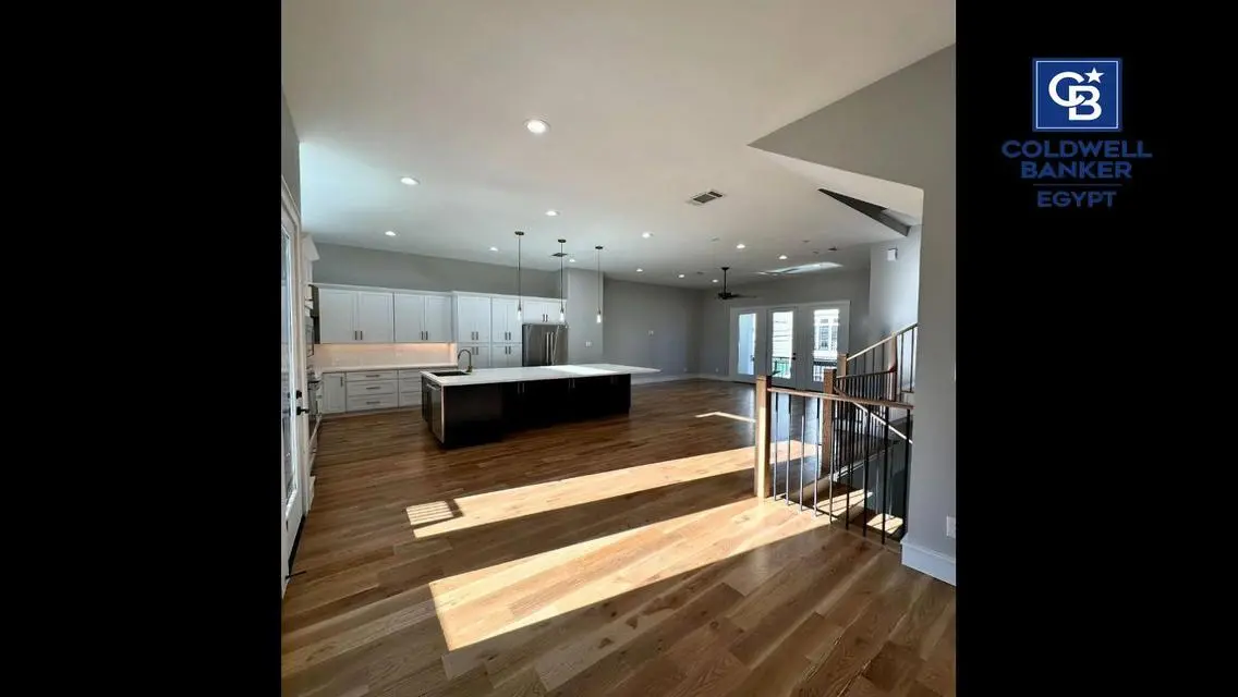 Townhouse with roof for sale | next to MV Aliva