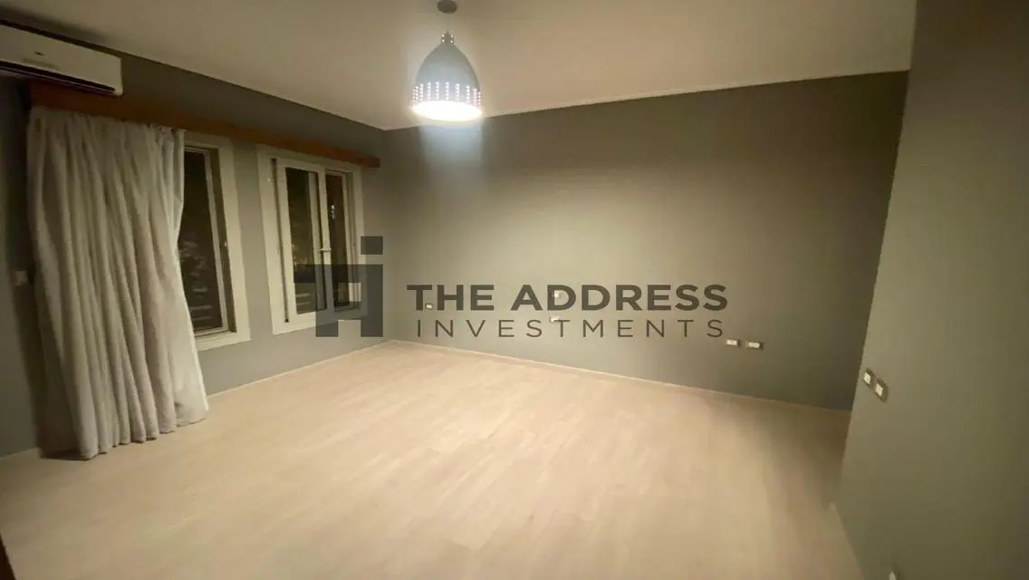 Ground floor &amp; garden first use semi furnished