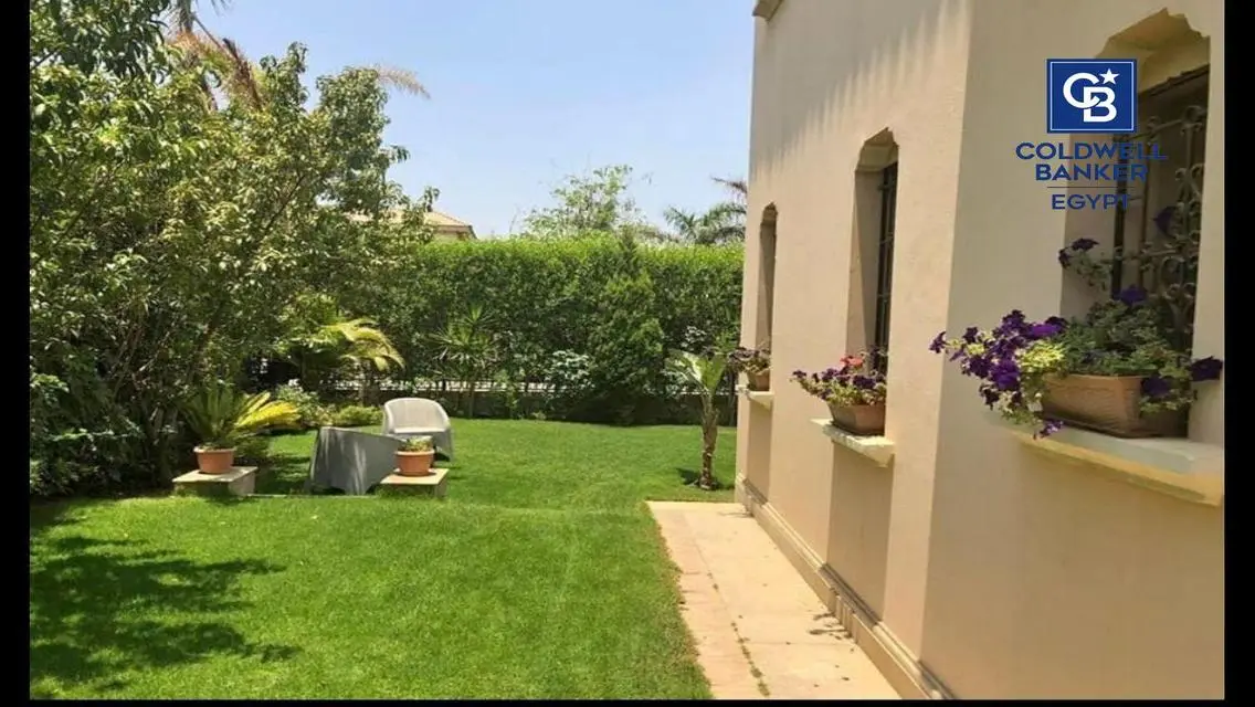 تاون هاوس بجوار كمبوند زيد ايست في التجمع السادس