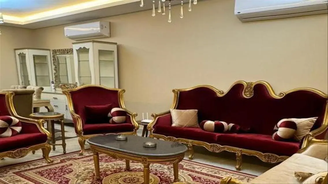 شقة فاخرة مع جميع المرافق بسعر مغري