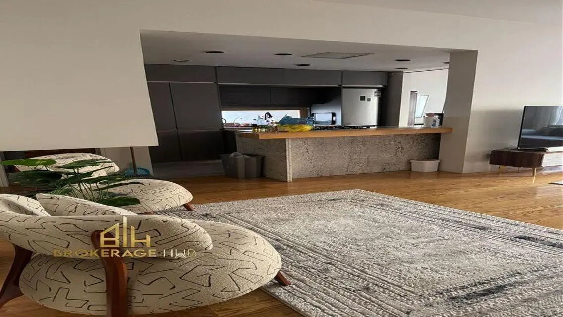 An apartment for rent in a location Eastown ,
