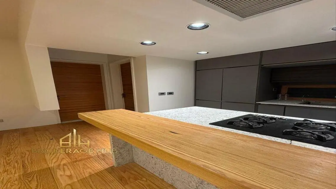 An apartment for rent in a location Eastown ,