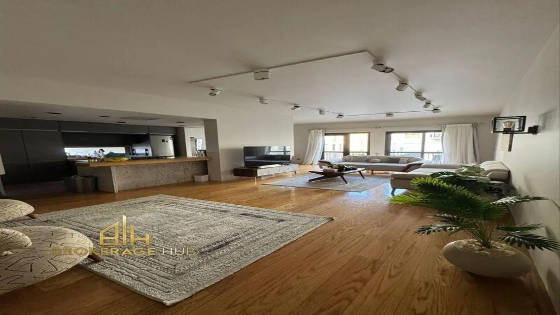 An apartment for rent in a location Eastown ,