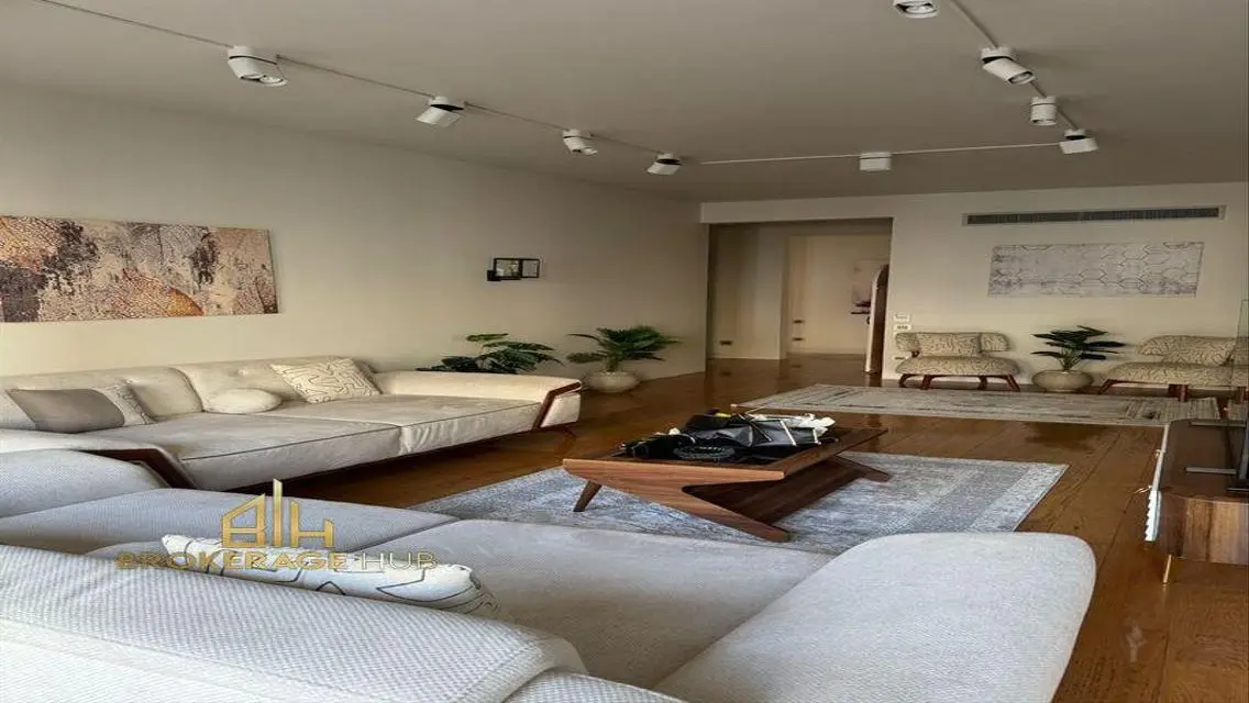 An apartment for rent in a location Eastown ,