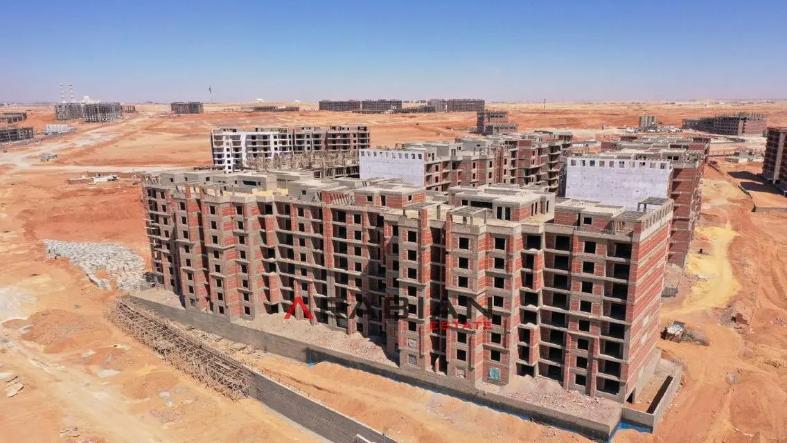 بمقدم 10% استلم شقة 160م بفيو مميز على البحيرات
