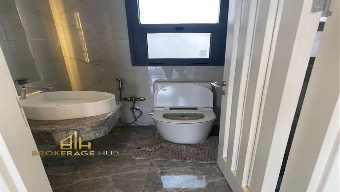An apartment for rent  in a location Eastown ,