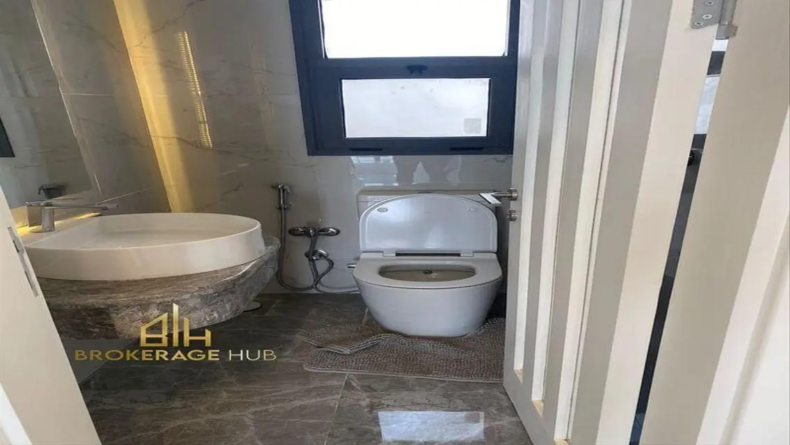 An apartment for rent  in a location Eastown ,