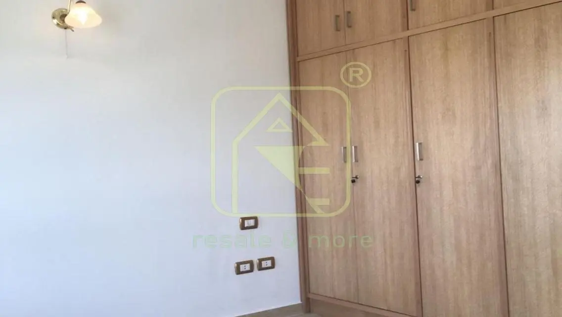 للايجار شقه ف وان١٦ سوديك بالتكييفات والمطبخ