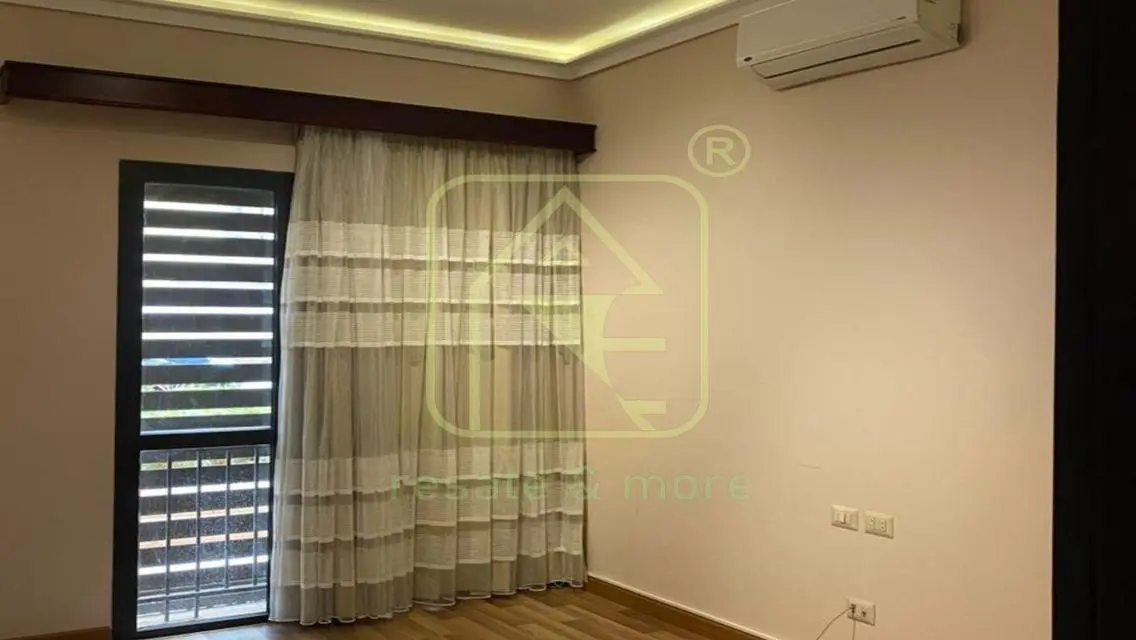 للايجار شقه ارضي بجاردن ف ويست تاون سوديك