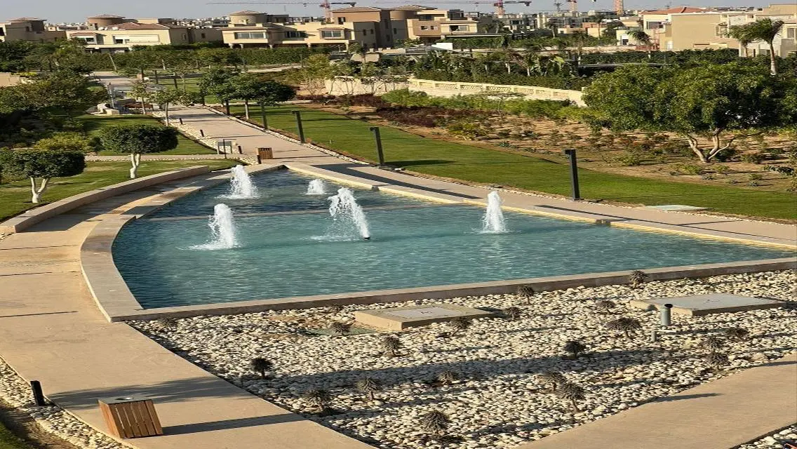 فيلا ببيزمنت وبنتهاوس في كمبوند بالم هيلز قطاميه